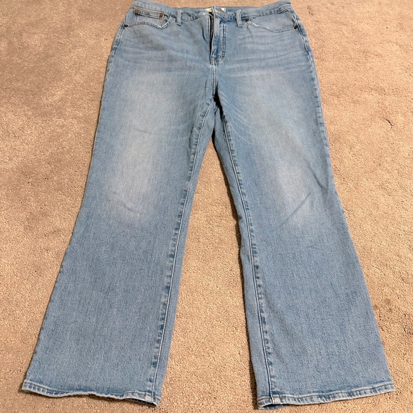 Madewell- Slim Demi-Boot Jeans in Enright Wash - Picture 3 of 5
